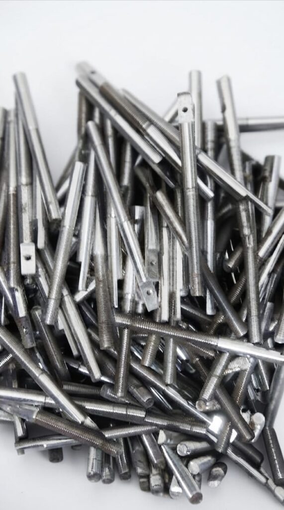 BLADE PIN